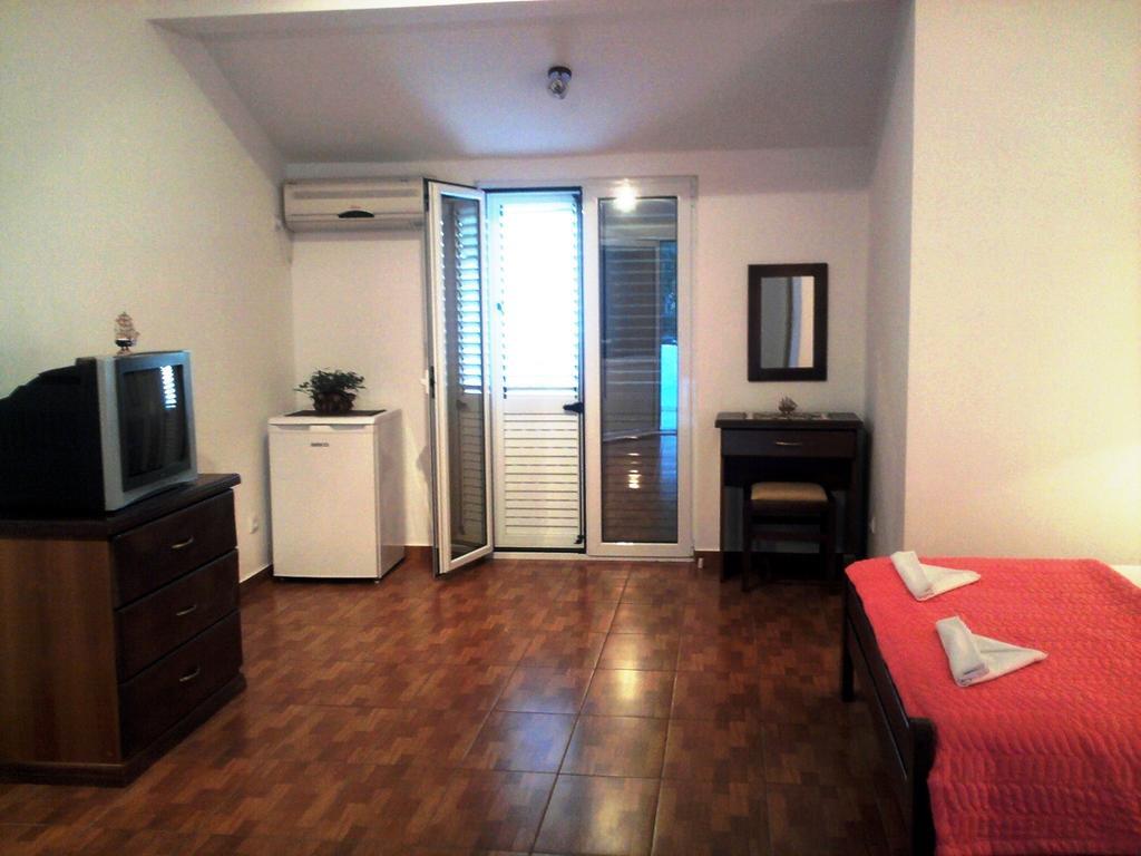 Oaza Guest House Свети-Стефан Номер фото